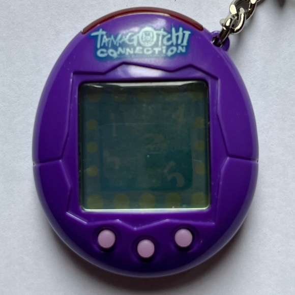 Tamagotchi Connection v1 - Solid Purple - Picture 1 of 6